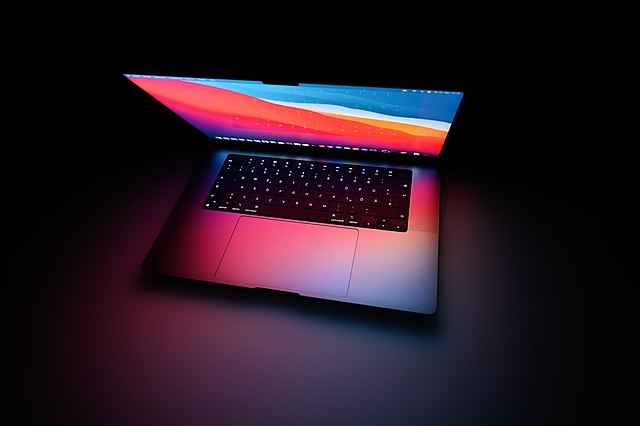 Apple MacBook Pro 16 M2 Max